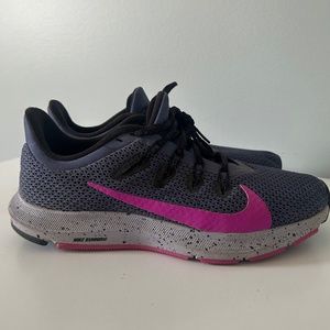 Women’s Nike Quest Running shoes Size 6.5